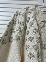 必須アイテム)花刺繍カーディガン