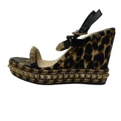 CHRISTIAN LOUBOUTIN(クリスチャンルブタン) サンダル 39 レディース - 黒×ゴールド×マルチ スタッズ/ウェッジソール レザー