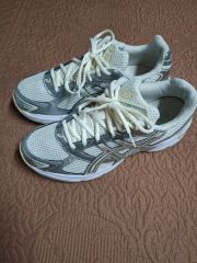 275 アシックス ランニングシューズ スニーカー 1027