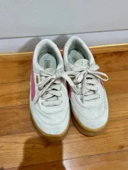 プーマ スウェード スニーカー アイボリー/ピンク 235