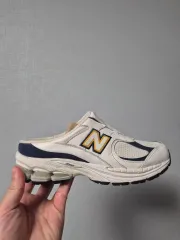 230 ニューバランス 2002R ミュール 白 ネイビー ブルー