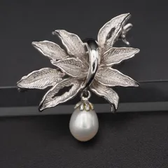 M596 淡水真珠 パール SILVER刻印 ブローチ リーフ デザイン シルバー コサージュ 6月誕生石