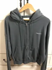 WITHOUTSUMMER エッセンシャルズ ロゴ フーディー フードジップアップ