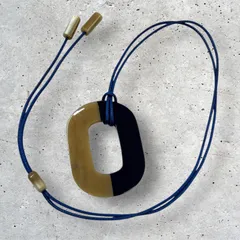 【USED】2WAYデザイン ネックレス used 表裏で楽しめる バイカラー ペンダント ブルーコード ホーン調 アクセサリー モード アクセサリー レディース カジュアル パーティー セレモニー
