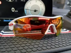 オークリー サングラス 白/オレンジ レンズ