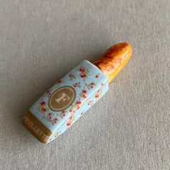バゲットのフェーブ／フイエット／Feuillette 2026／フランス雑貨／陶器ミニチュア／ブロカント／ヴィンテージ／蚤の市／幸運の小さな陶器