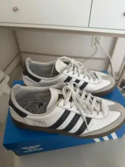 アディダスジーンズ 245