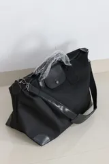 【新品】Longchamp ロンシャン ハンドバッグトートバッグ ボストンバッグ大容量　男女兼用 帰省 旅行バッグ 抜群 ファション 人気 タイムセール　ブラック