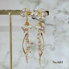 ♡ハンドメイド♡ビジューピアスorイヤリング№686 - メルカリ