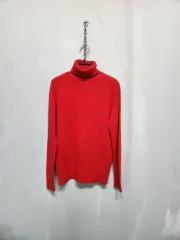 レッド タートルネック ニット