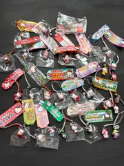 ハローキティ　サンリオ　ご当地キティ 根付け　横浜　鹿児島　京都　三重　木曽路　白川郷　金べこ　原宿　浦島太郎　約30点まとめ売り