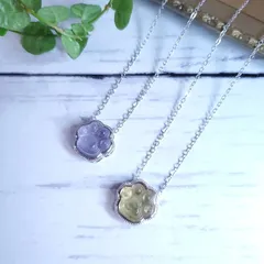 肉球♪天然石フローライトネックレス