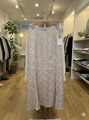 ✅【新品タグ付き】Petit Fleur レディース　スカート　チューリップ柄