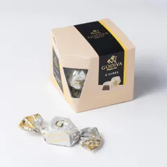 冬ギフト ゴディバ（GODIVA）G キューブ ホワイトチョコレート プラリネ（4粒入）（クリスマス ギフト スイーツ プレゼント） のサムネイル