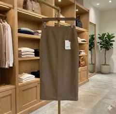 ⭐️新品タグ付き　CHILLE チル　レディース　タイトスカート　ベージュ　F