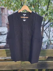 新品)) ケーブルニット ベスト ブラック Lサイズ