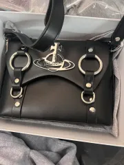 Vivienne Westwood ヴィヴィアン・ウエストウッド ブラック サッチェルバッグ