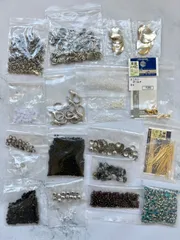 ハンドメイド　シルバーパーツ　アクリルパーツ　カラフルパーツ　パーツ　ビーズ　アクセサリーパーツ　手芸資材　クラフト素材　ネックレス　ピアス　詰め合わせセット