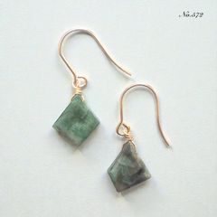 1点作品☺︎ 菱形ストライプイエローオパールピアス イヤリングに変更