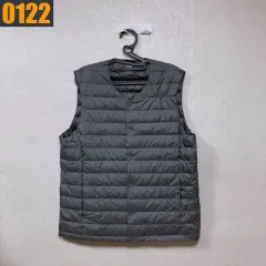 100 ユニクロ ウルトラ ライト ダウン ベスト