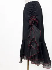 【華やか】新品　赤黒花モチーフ付き　裾フリル　社交ダンス用ロングスカートｐ477