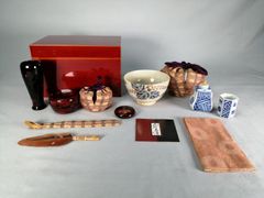 茶事具】大多尾重光造 桜材兜蒔絵丸香合 香合327 | Shop at Mercari