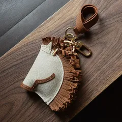 【ハンドメイド】馬モチーフ 本革キーケース／キーホルダー天然レザー 手作り 温もりある質感｜ユニセックス ギフト白・黒・グレー｜馬蹄金具付きあり　ストラップ　チャーム　誕生日プレゼント 記念日 ギフト お祝い プチギフト 男女兼用  SGPJ001