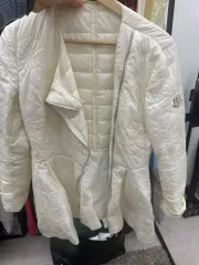 モンクレール レディース ダウン 白