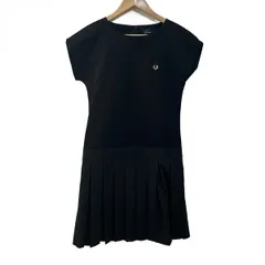 FRED PERRY(フレッドペリー) ワンピース サイズ8 M レディース - 黒 クルーネック/半袖/ひざ丈/プリーツ