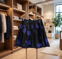 ✅新品タグ付き　レディース　ミニスカート　フレア　花柄　黒　青　Mサイズ
