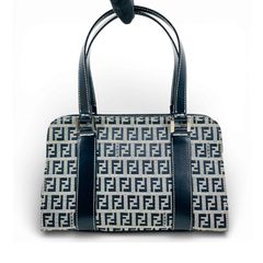 Fendi ロゴプリント ハンドバッグ - メルカリ
