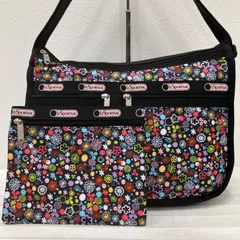 8722　美品　LeSportsac　レスポートサック　 ショルダーバッグ　斜めがけ　紐調節可能　 デラックスエブリデイ　マチ拡張　 花柄　総柄　ブラック系　黒　カラフル　 ナイロン　軽量　ポーチ付き　レディース