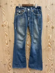 トゥルーレリジョン スティッチ デニムパンツ