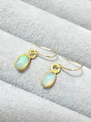 エチオピア産 プレシャスオパール K18フックピアス　18金　刻印有り