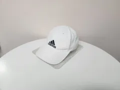 ゴルフ帽子)アディダス ロゴ 帽子 内側 プリント滲み跡
