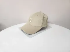 帽子) アイボリー Cロゴ ボールキャップ