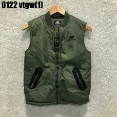 ニューバランス ダウン ベスト カーキ色 キッズ