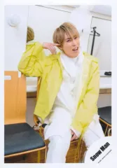 【中古】生写真(ジャニーズ) Snow Man/宮舘涼太/膝上/シングル「HELLO HELLO」MV＆ジャケ写オフショット/公式生写真