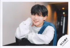 【中古】生写真(STARTO) なにわ男子/長尾謙杜/横型・バストアップ/「Naniwa Danshi ASIA TOUR 2024+2025 ’+Alpha’」グッズオフショット/公式生写真