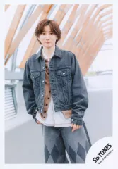 【中古】生写真(STARTO) SixTONES/京本大我/膝上/シングル「Stargaze」MV＆ジャケ写オフショット/公式生写真