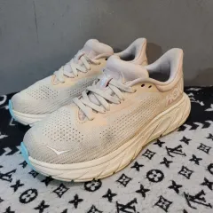 正規品 HOKA ONE ONE(ホカオネオネ) アラヒ7 ランニングシューズ