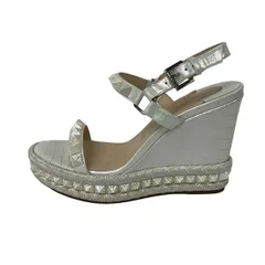 クリスチャンルブタン サンダル 39 レディース - パールホワイト×ピンク×マルチ スタッズ/型押し加工/ウェッジソール レザー