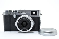 FUJIFILM X100T 充電器付き (シャッター回数700) FUJIFILM X100T 充電器付き (シャッター回数700) - メルカリ