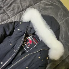 ムースナックルズ ブラック ダウン 白 ファー