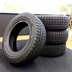 【送料無料】【215/65R16】中古美品 スタッドレスタイヤ ４本セット DUNLOP WINTERMAXX WM02  16インチ SUV ミニバン 2021年製