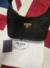 プラダ ナイロン キルティング HOBO BAG 1NE051