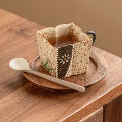 新品未使用 染付け燧石 湯呑み オーナーカップ 手描き金彩 小菊四角カップ お茶器