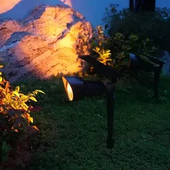 訳アリ特価！GWSOLARソーラー スポットライト2個組【 Smart Lighting ナトリウム灯色】屋外 防水明るさ 100ルーメン 自動点灯 自動消灯【型番:GW-SP101/Ｎ(2P)】