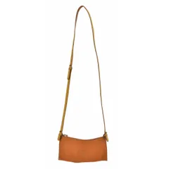 【ILBISONTE】スクエア レザーショルダーバッグ