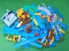 プラレール まとめ売り ①　直線 曲線 坂曲線 ターンアウト レール 橋脚 情景